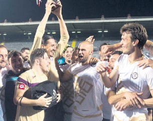 Osmanlıspor sezonu kupayla açtı