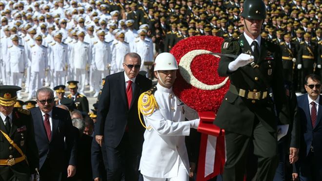 30 Ağustos Zafer Bayramı ve Türk Silahlı Kuvvetleri Günü´nün 97. yıl dönümü, yurtta, KKTC´de ve dış temsilciliklerde törenlerle kutlanıyor.   