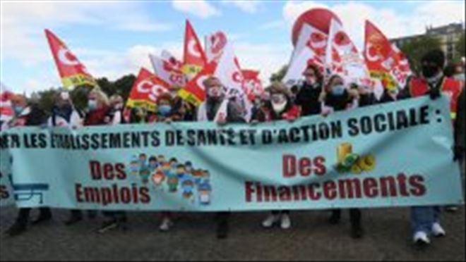 Fransa´da sağlık çalışanlarından hükümet karşıtı protesto