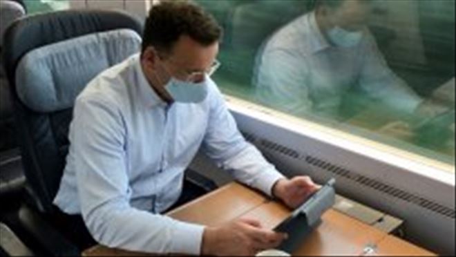 Almanya Sağlık Bakanı Jens Spahn koronavirüse yakalandı