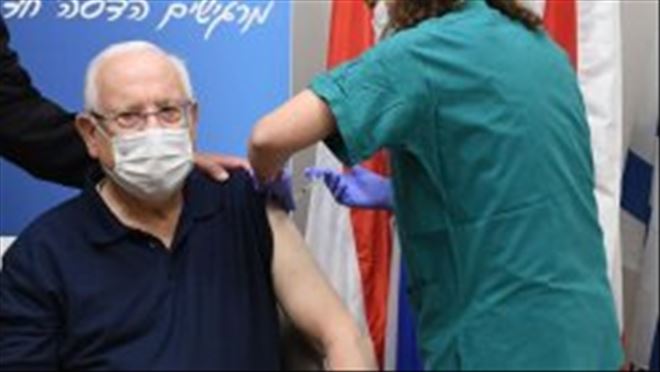İsrail Cumhurbaşkanı Rivlin, korona aşısı oldu