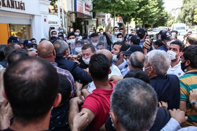 Bakırköy pazar esnafı Ekrem İmamoğlu´nu protesto etti