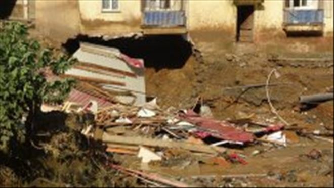 Giresun´da sel felaketi sonrası Bakan Pakdemirli incelemelerde bulundu
