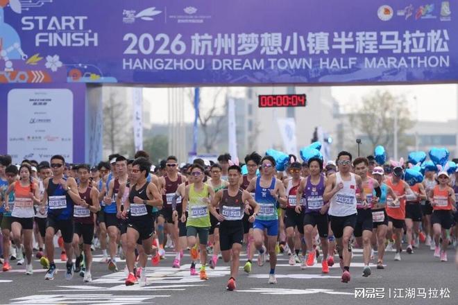 右手推轮椅,左手挥球拍——朱珍珍和网球“交手”的二十年