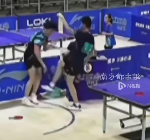 迪班萨谈伤情:就是腿有一点酸痛 没什么大问题